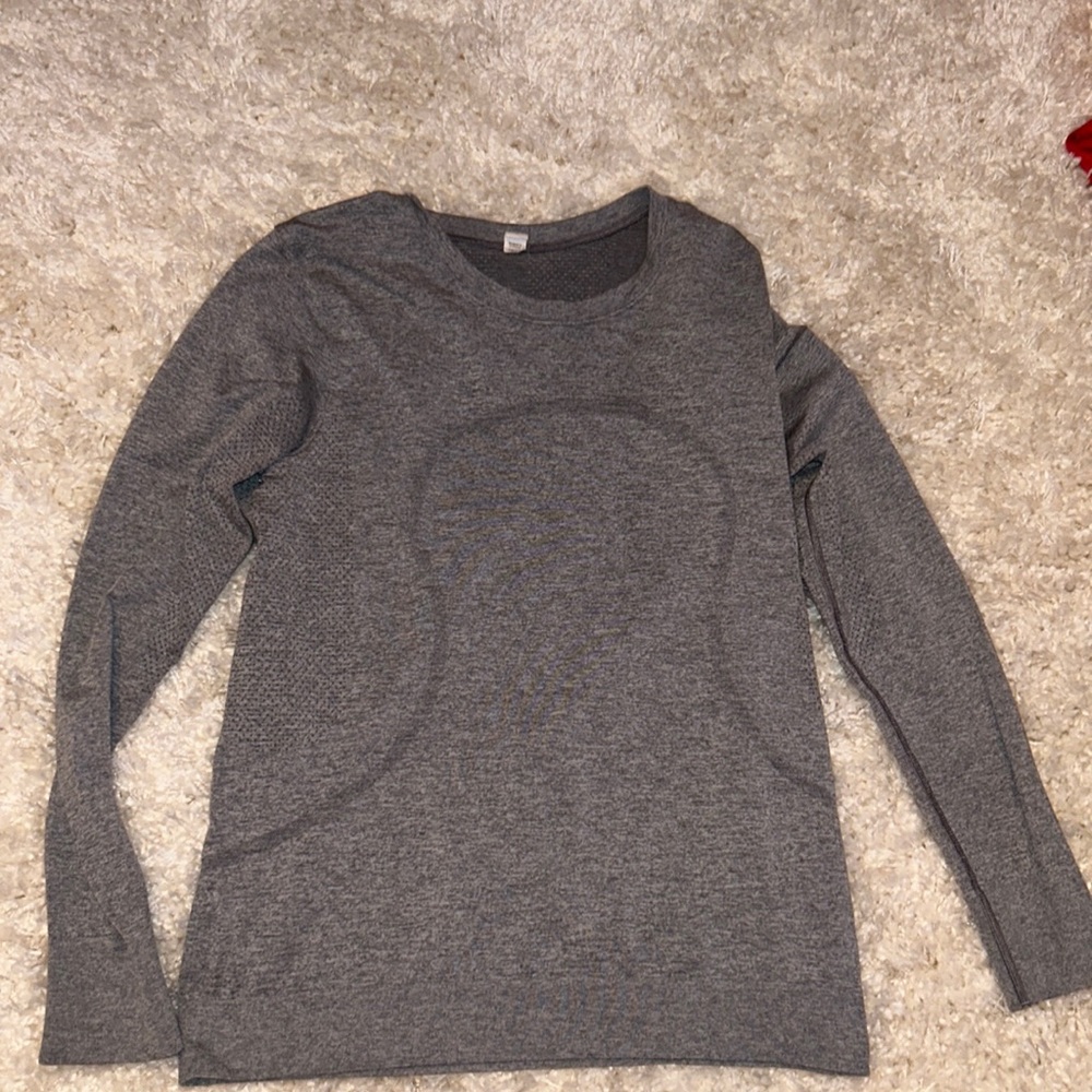 Lululemon grey size 6 relaxed fit swiftly tech